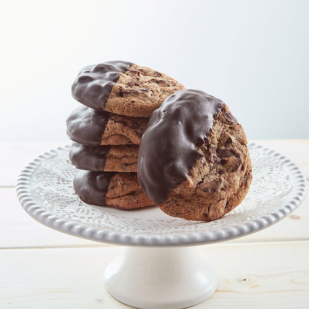 Chocolate-DippedChocolateChunkCookies_Cookies-medium.jpg