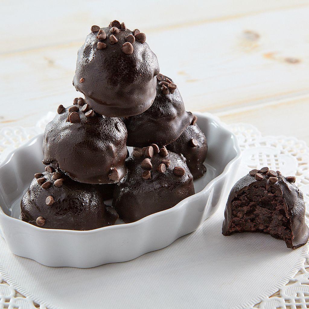 ChocolateChipCakeBalls_Truffles_CakeBalls-medium.jpg