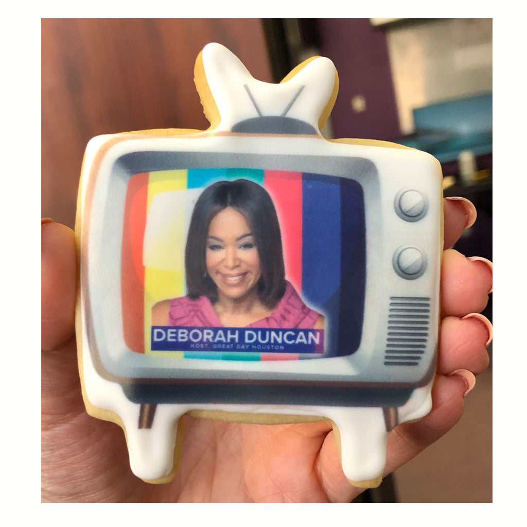 GG_-_Deborah_Duncan_-_tv_set.jpg