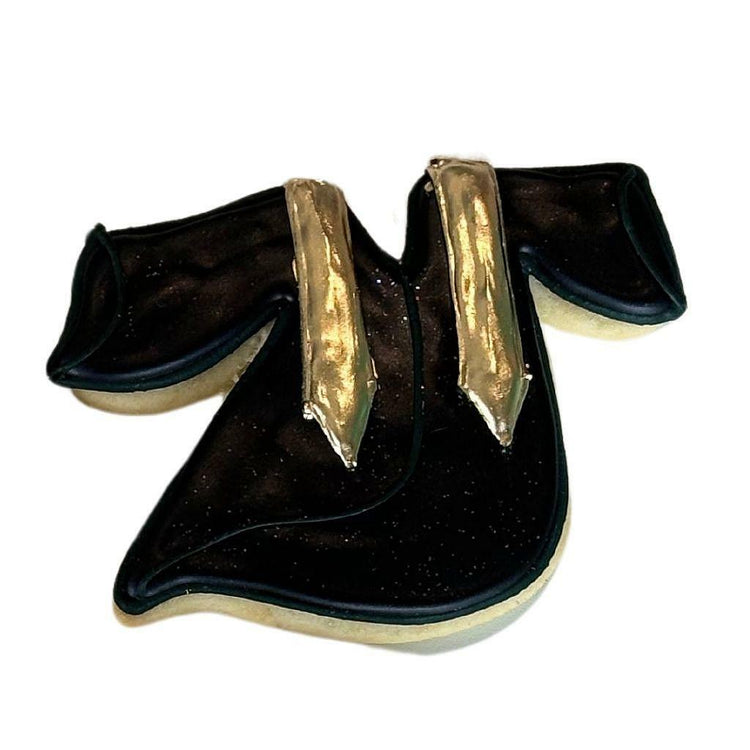 Graduation_Gown-medium_c7f65a83-60e4-4fd4-8ab7-92f2114da0b9.jpg