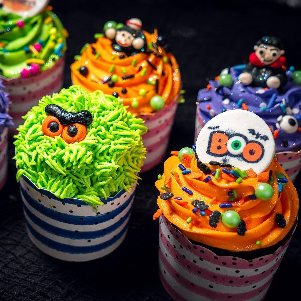 HALLOWEEN_CUPCAKES3.jpg