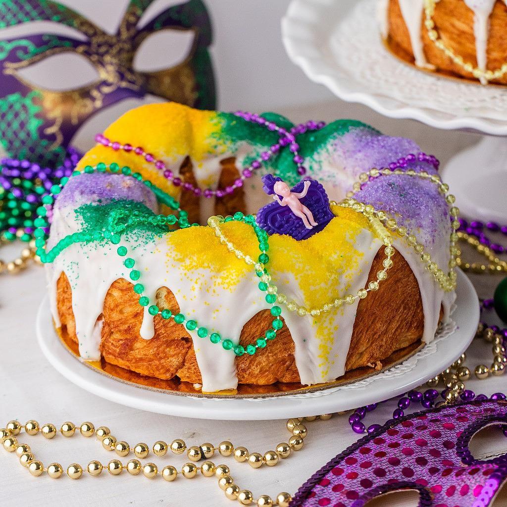 Cinnamon Swirl King Cake, 8-inch