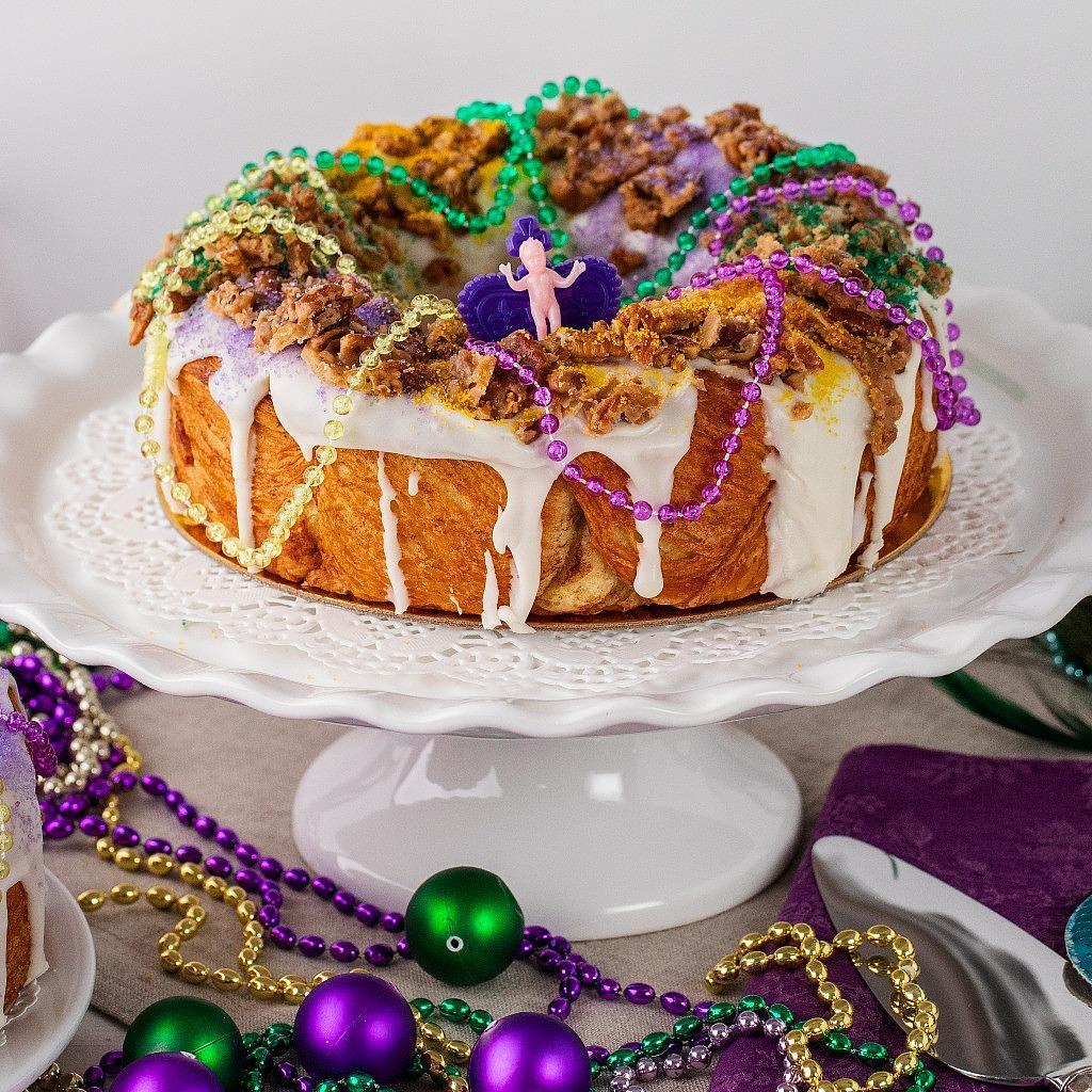 MARDI_GRAS_Toffee_Crunch_King_Cake.jpg