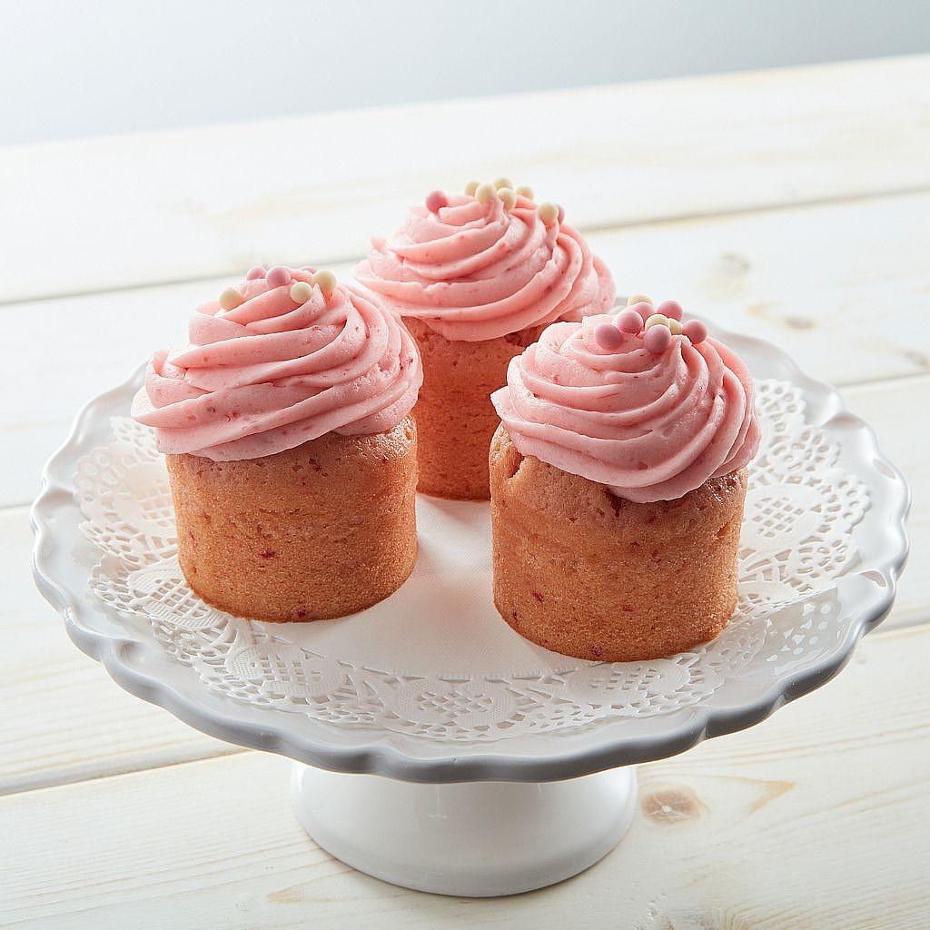 StrawberryCupcakes_Cupcakes-medium.jpg