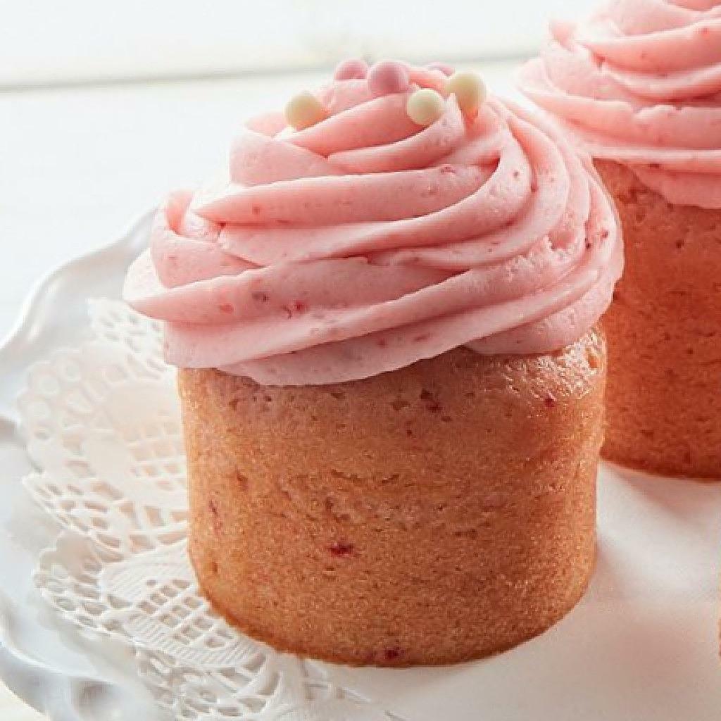 Strawberry_Cupcakes_Cupcakes.jpg
