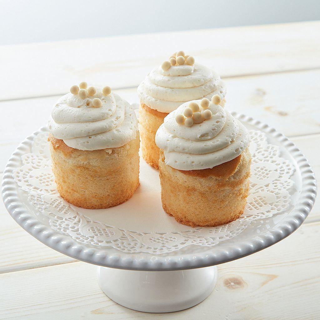 VanillaCupcakes_Cupcakes-medium.jpg